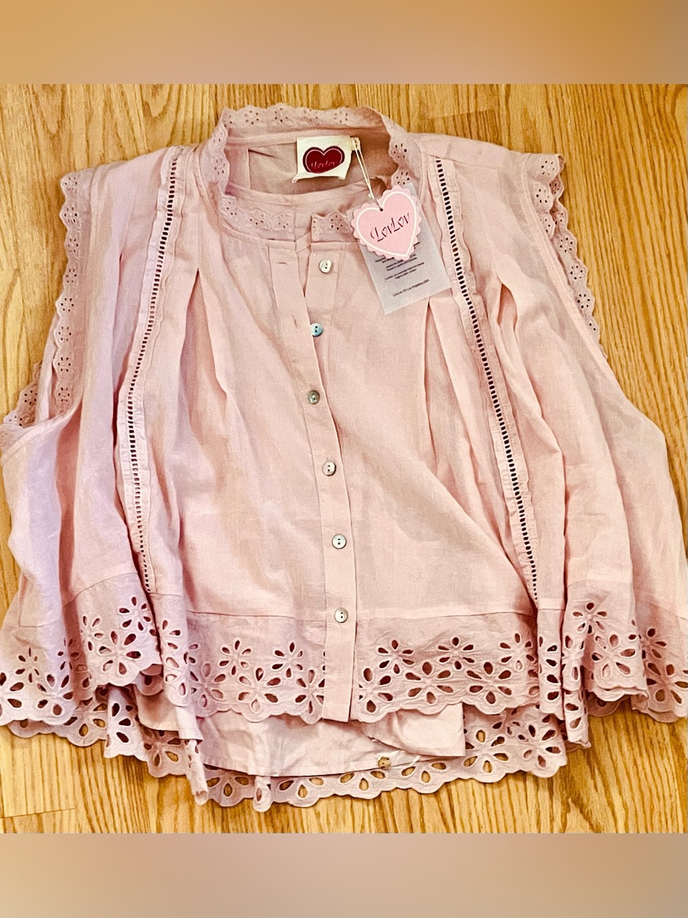 Scallop Eyelet Button-Front Sleeveless Blouse — Soft Pink